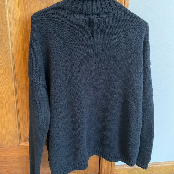 Turtleneck sweater - Picture 3 of 10